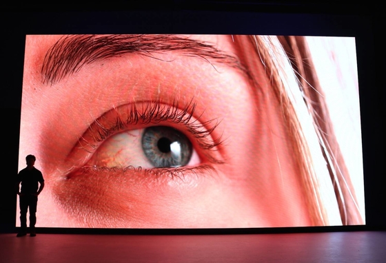 Reklam 1.8 HD LED Ekran İç Mekan 8K Led Video Duvar Panelleri 3840 Hz Yenileme Hızı